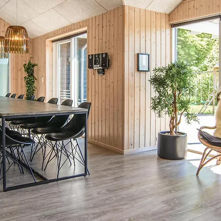 Semesterbostad Amazing Home In Tranekaer With Sauna *